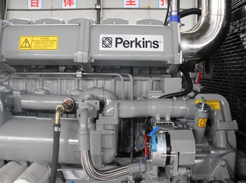 新城镇如何判断冷却液是否需要更换？
